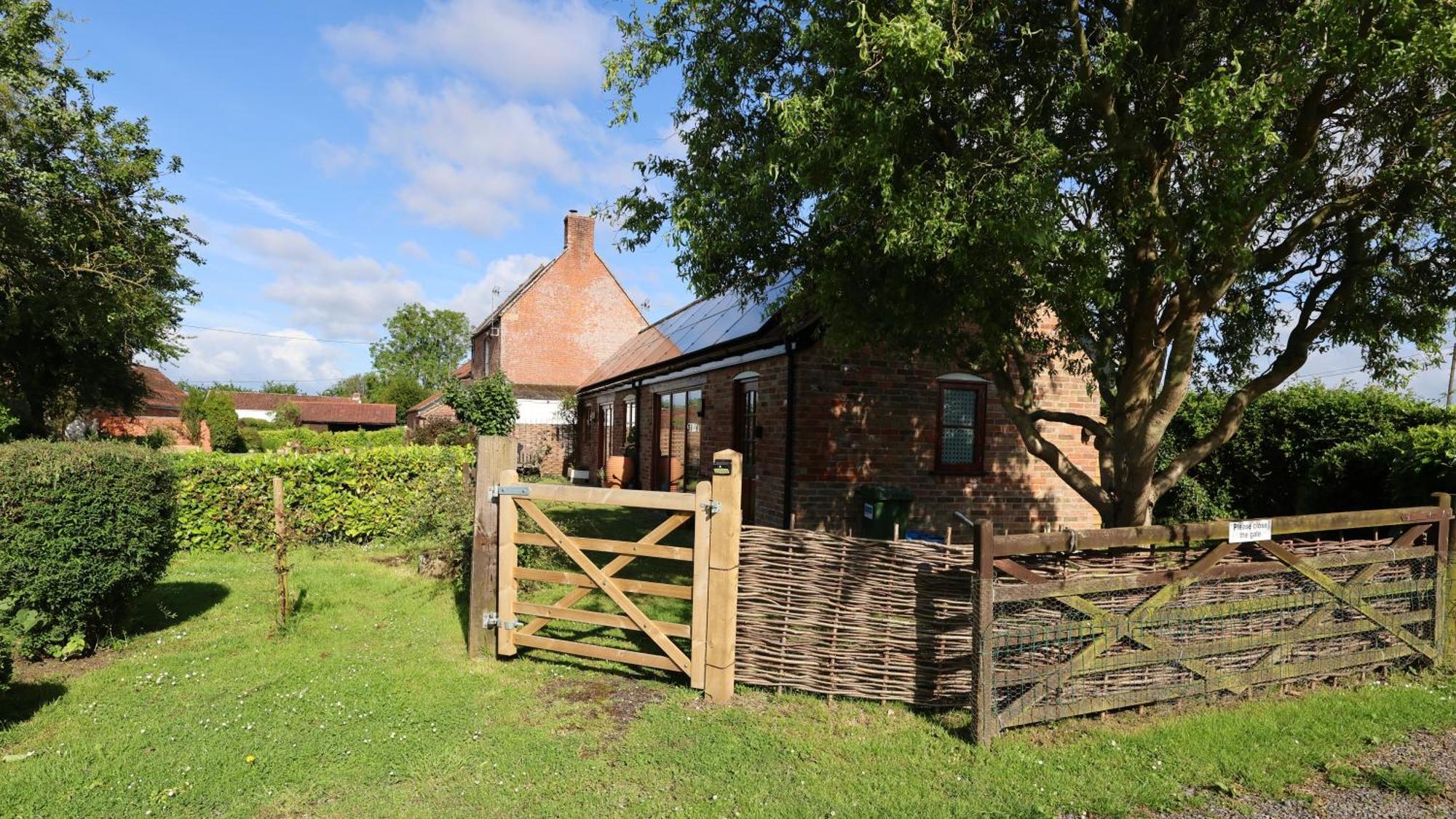 Tranquil And Cosy Cottage On The Somerset Levels Bridgwater Eksteriør billede